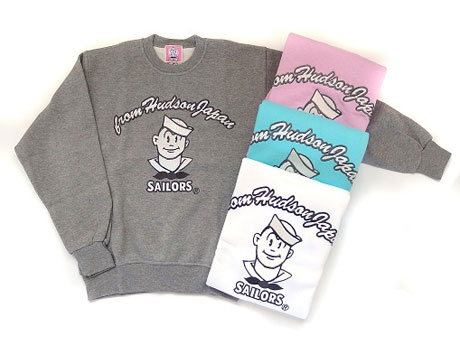 同店のために企画した新作アイテムのトレーナー（1万8,144円）