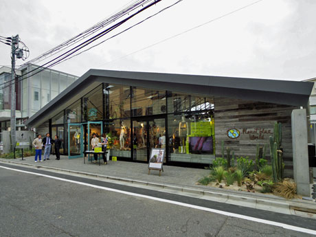 「SO-CAL LINK 表参道」のファサード