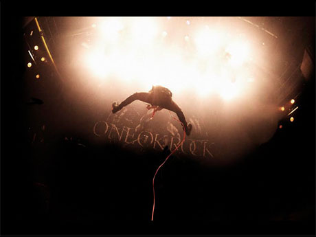 ロックバンド「ワンオクロック」の実録映画「FOOL COOL ROCK!」より&copy;2014「Fool Cool Rock!」製作委員会