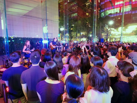 「アップルストア表参道」の店内で開かれた