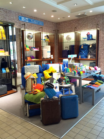 210アイテムをそろえるポップアップショップ