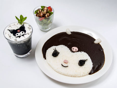 黒ゴマと黄な粉のスムージー（842円）とブラックカレー（1,382円）