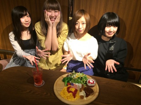 ガールズバンド｢赤い公園」のメンバーとコラボメニュー「猛烈お子さまランチ」