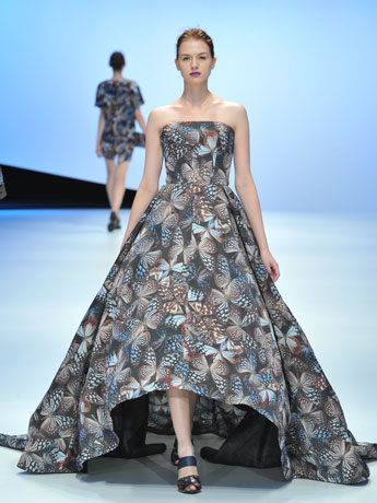 昨年10月開催時の「HANAE MORI designed by Yu Amatsu」のショーより&copy;AFPBB News/JFWO/MBFWT