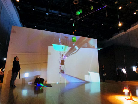 撮影機材「クレーン」をDIYした堀尾寛太さんの「電気と光の紐付け」