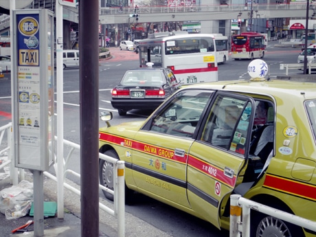 羽田空港に向けて乗り込んだ渋谷駅西口前タクシー乗り場