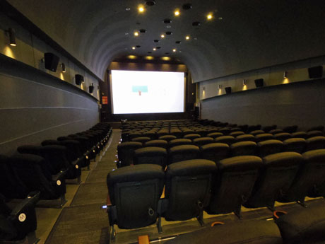 187席を配置するスクリーン1