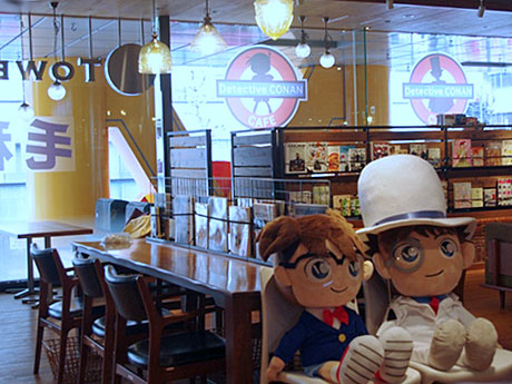 江戸川コナンと怪盗キッドのぬいぐるみと写真が撮れる