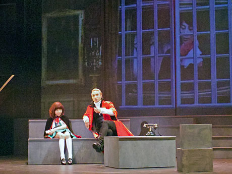 舞台「ドン・ドラキュラ」より&copy;手プロダクション