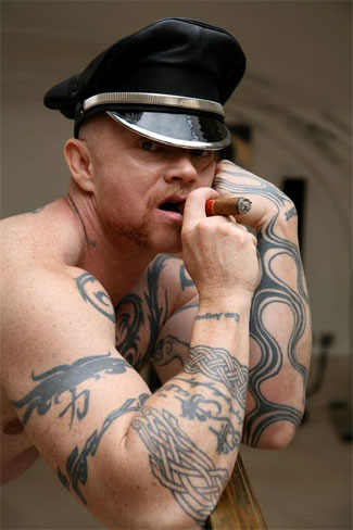 トランスセクシュアルのポルノ俳優バック・エンジェルさんを6年を撮影した「ミスター・エンジェル」より