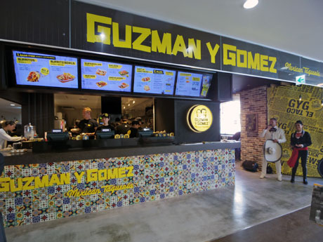 フードエリア内に出店する店舗の外観