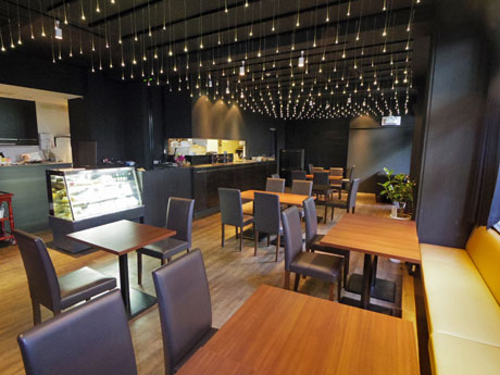 パーティースペースとしても使う店内