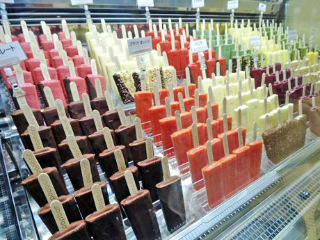 常時12種類のスティックジェラートをラインアップする
