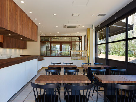 ナチュラルなテイストに仕上げた店内の雰囲気