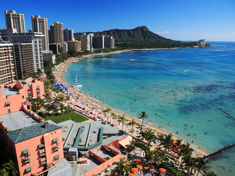 観光客が多く訪れるワイキキビーチ