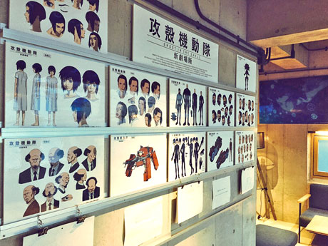 映画の絵コンテやシーンパネルなどを展示する店内