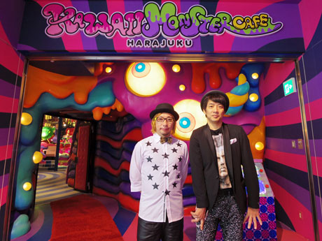 （写真左から）プロデュースした増田セバスチャンさんとダイヤモンドダイニング松村厚久社長