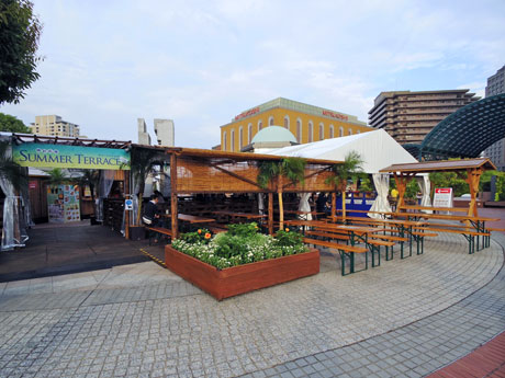 オープンスペースに約400席を用意する