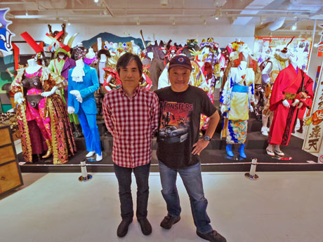 （左から）脚本を手掛ける中島かずきさんと劇団を主宰するいのうえひでのりさん