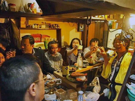 来店客でにぎわう店舗（写真は昨年の様子）