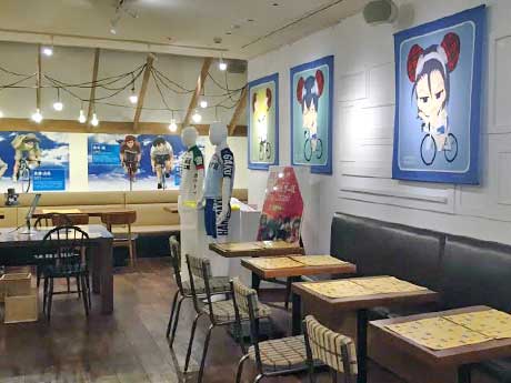 主要キャラクターのビジュアルなどを掲出する店内