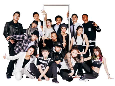 舞台公演「A Frame」に出演する90年代生まれのダンサーたち&copy;Tadamasa Iguchi / DANCE DANCE ASIA