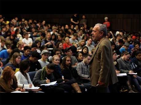 「みんなのための資本論」より&copy;2013 Inequality for All,LLC