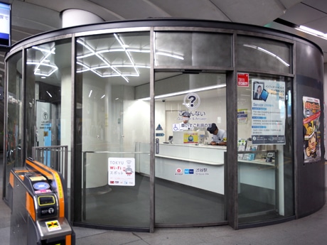 香りの空間演出を導入する渋谷駅ヒカリエ1改札のシースルー改札口