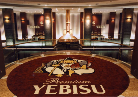 エビスビールの魅力を複合的に紹介する「エビスビール記念館」館内