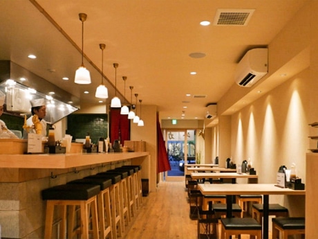 和を感じさせる内装に仕上げる店内イメージ