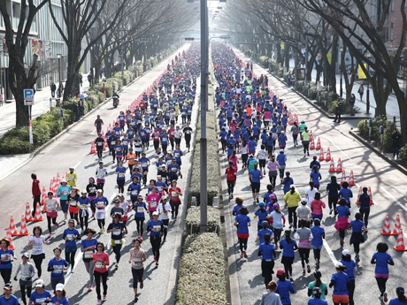 約5000人が表参道を駆け抜けた