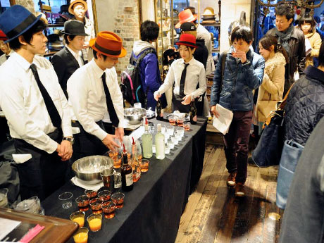 参加店舗ではセールや店内イベントなどを行う（過去開催時の写真）