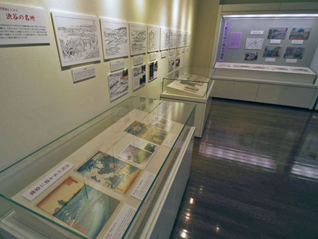 絵画を中心に展示する場内