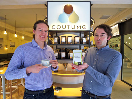 （左から）来日したとクラークさんとネティアンさん