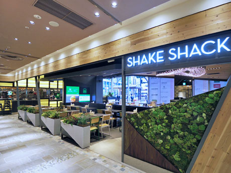 都会的な空間を目指したという店舗