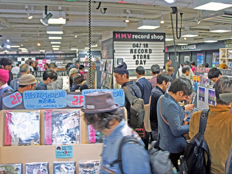 レコードファンでにぎわった昨年開催時の「HMVレコードショップ」