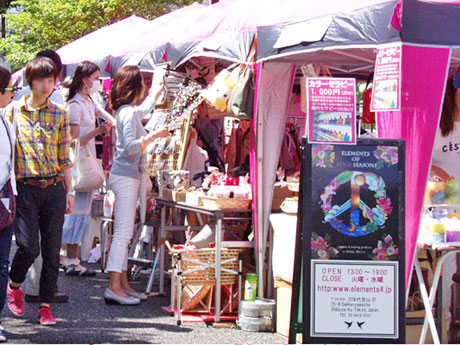 代官山坂ではマルシェが開かれる（写真は昨年開催時の様子）