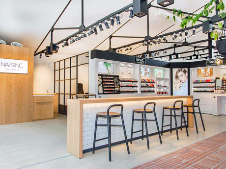 寝椅子サービススペースを備える店舗