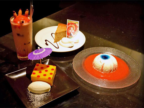 目玉の形をしたパンナコッタ（写真右側）など提供するメニューのイメージ