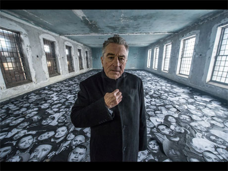 仏アーティストJRさん監督、ロバート・デ・ニーロさん出演作「エリス」より