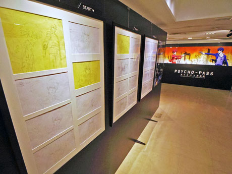 劇場版の原画を中心に展示する場内