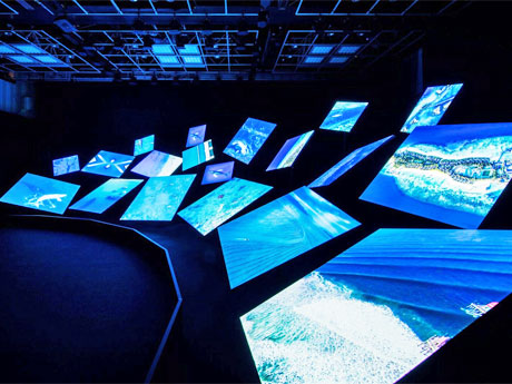 ドローンで撮影した海の空撮映像や写真&copy;SkyPixel