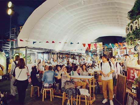 会場となる「COMMUNE246」