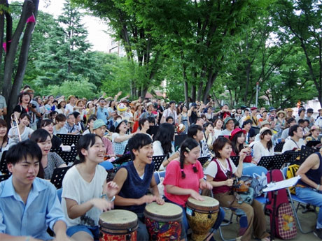 来街者が参加できるワークショップやセッションを多く用意する（写真は昨年開催時の様子）