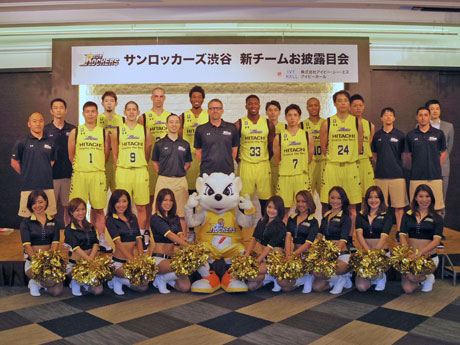 サンロッカーズ渋谷のスタッフや選手たち