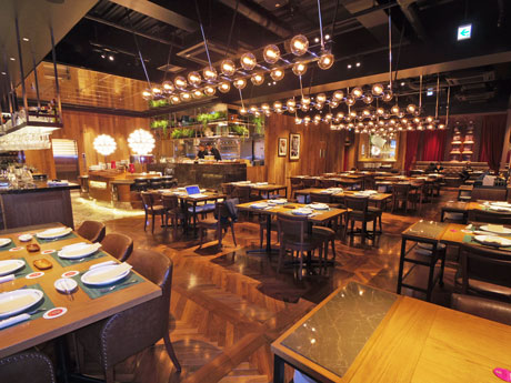 NYテイストのスタイリッシュな空間に仕上げたという店内