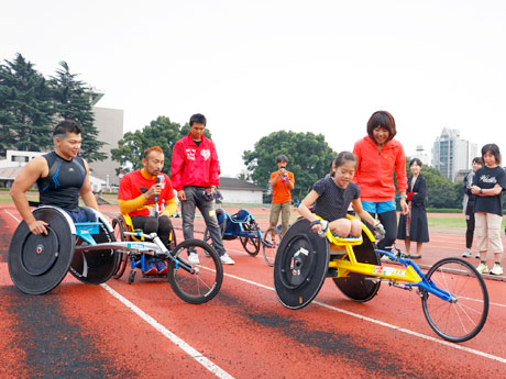 スポーツ体験プログラムや音楽ライブ、ファッションショーなどを展開する（写真は昨年開催時の様子）