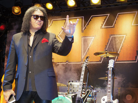 開催に合わせて来日したジーン・シモンズさん