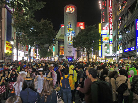 歩行者天国となったSHIBUYA109周辺