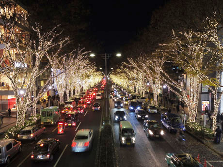 冬の風物詩となった表参道のイルミネーション